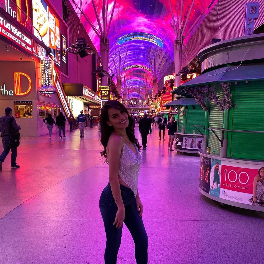 Meet your Posher, Gloria